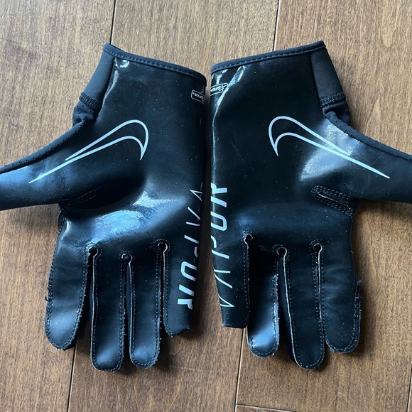 Nike football gloves - Picture 4 of 4